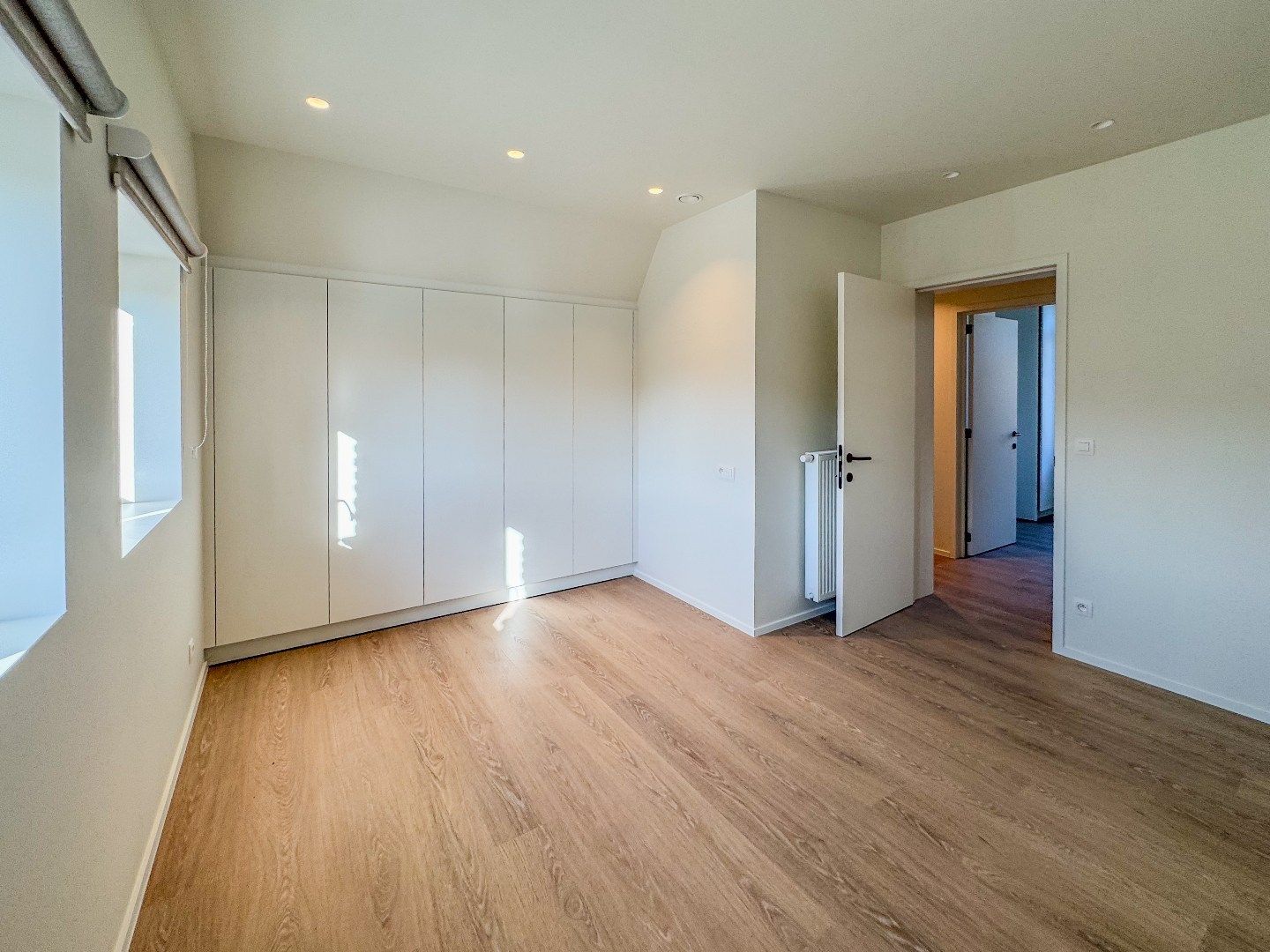 Ruim appartement met 2 slaapkamers en terras in het centrum. foto 20