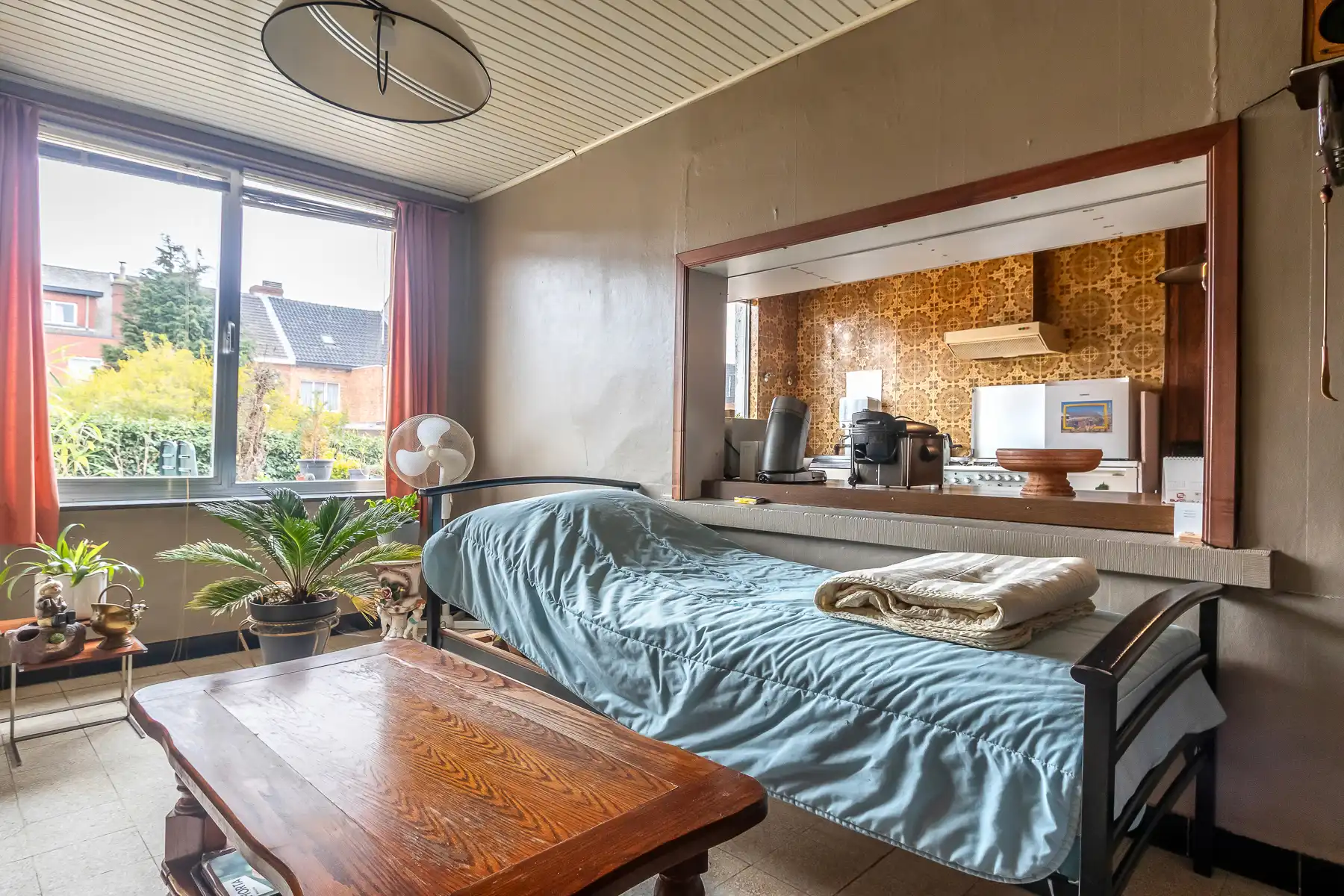 Ruime, te renoveren woning met veel potentieel nabij centrum foto 13