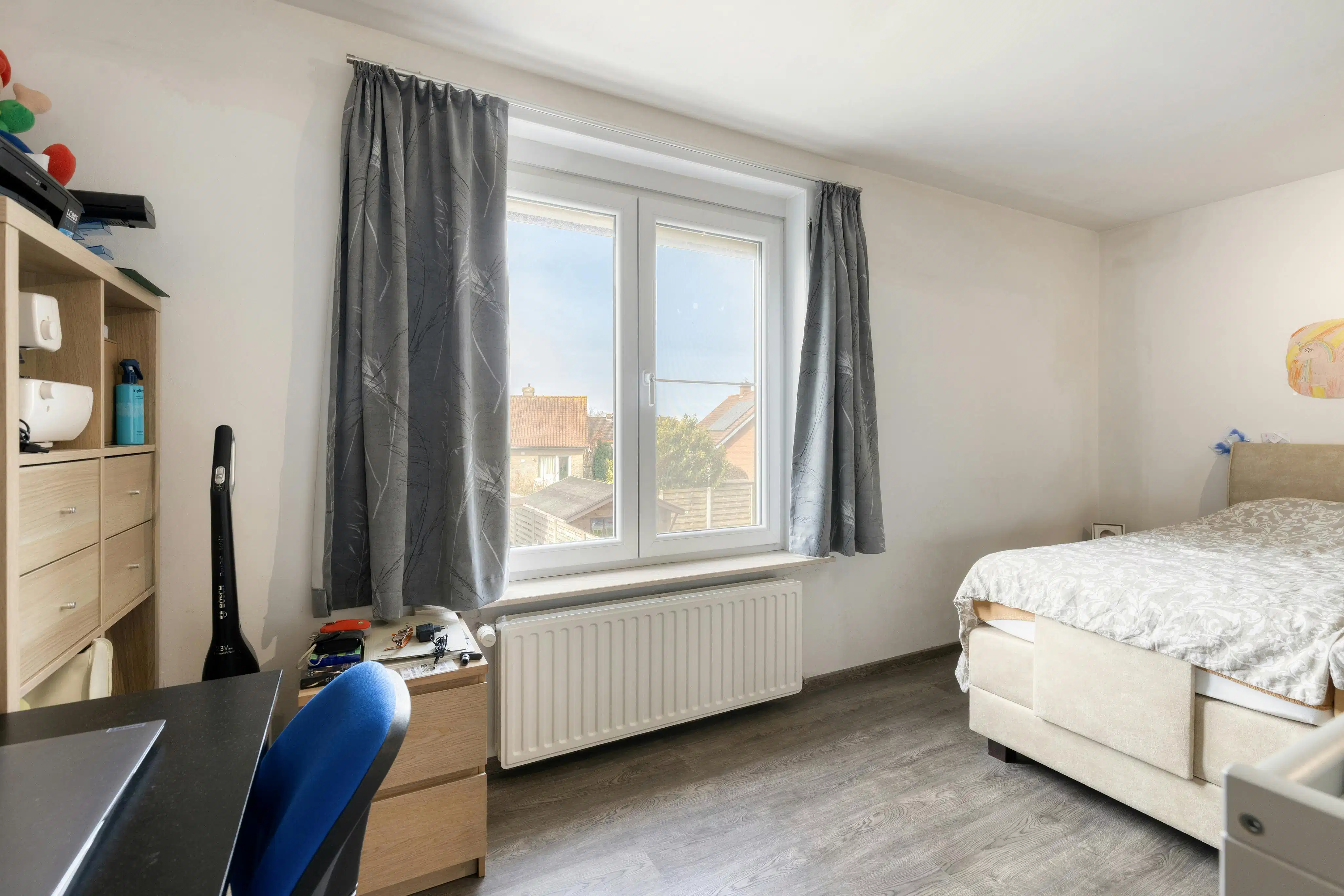 Gerenoveerde woning met 4 slaapkamers, tuin en garage. foto 14