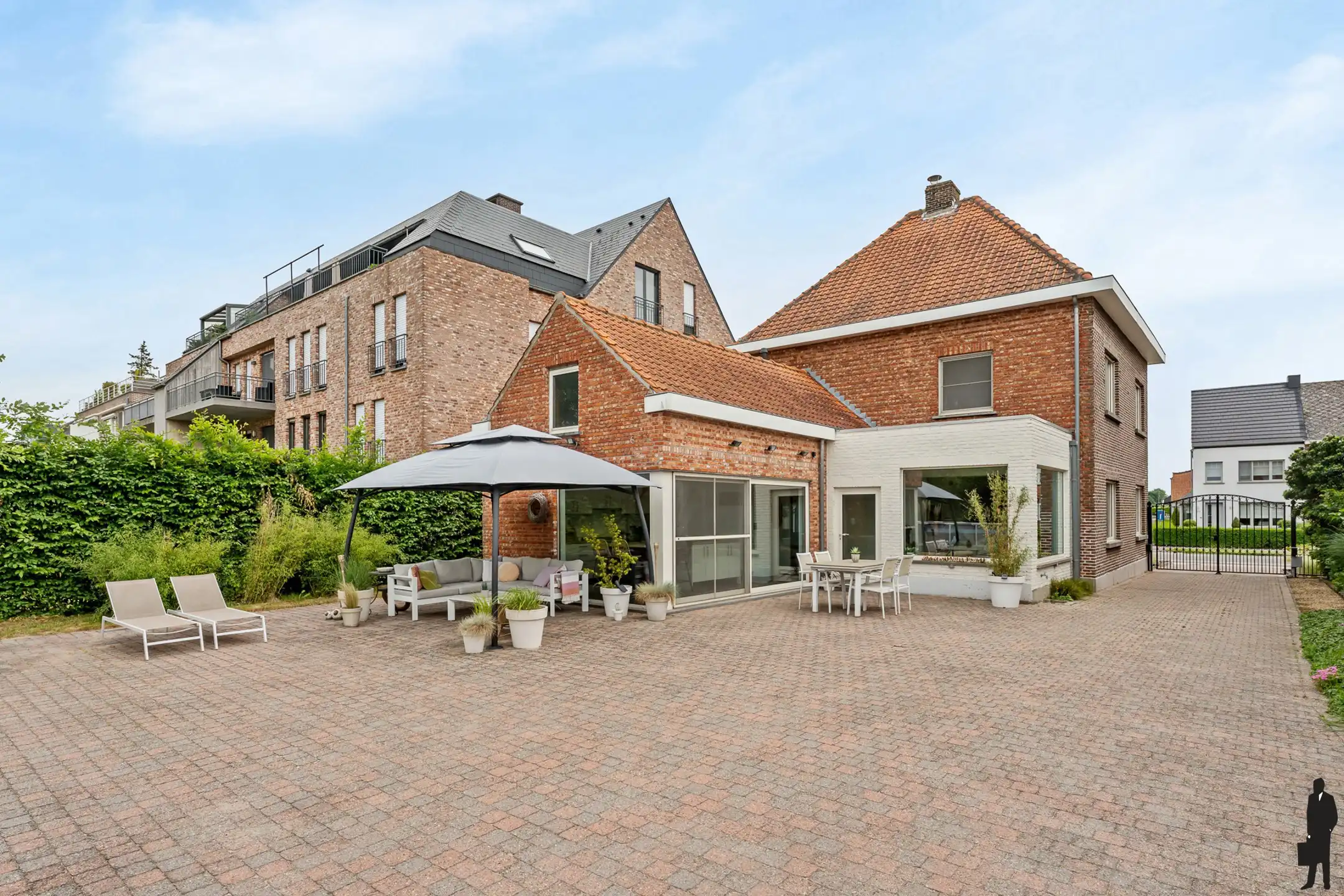 Ruime instapklare woning met garage en open zicht op 1849m². foto 13