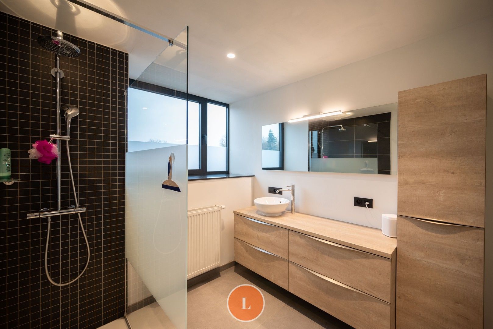 Gerenoveerde woning met loods (100m²) te koop in Menen foto 13