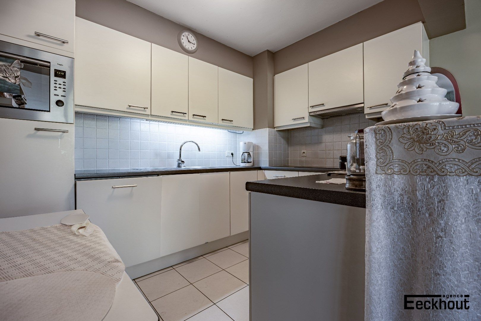 Modern tweeslaapkamerappartement met mooi open zicht op de tennis te Oostende! foto 5