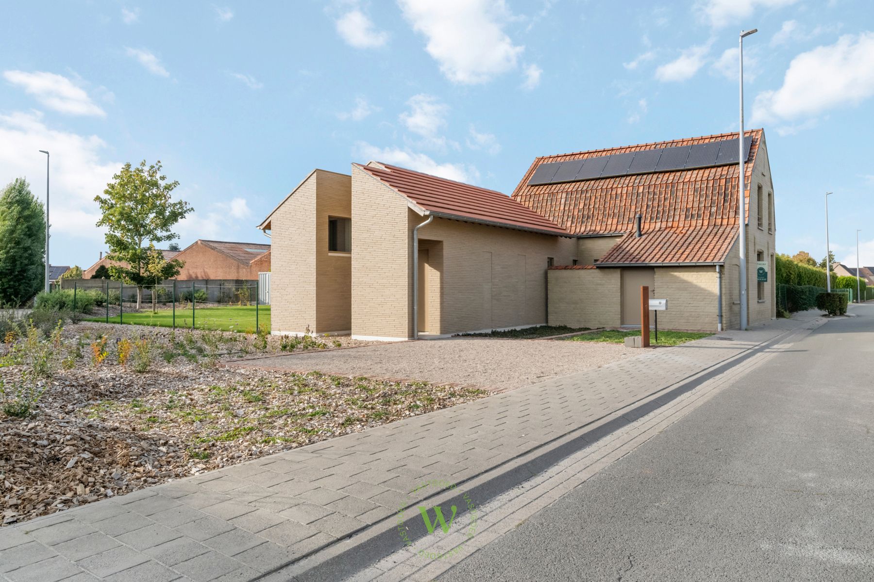 Energiezuinige, gerenoveerde woning met 3 slpks in Zwevezele foto 19