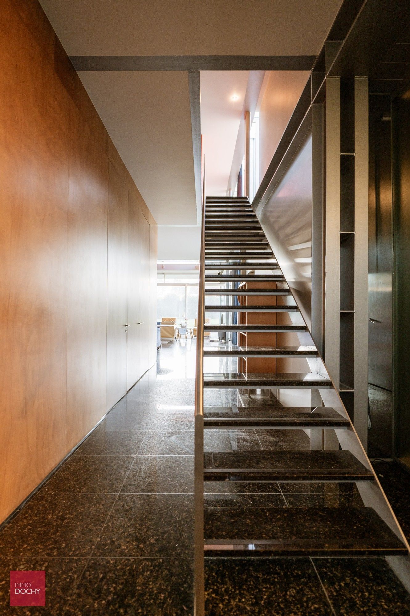 Architecten - villa met veel lichtinval en privacy op mooie ligging. foto 5