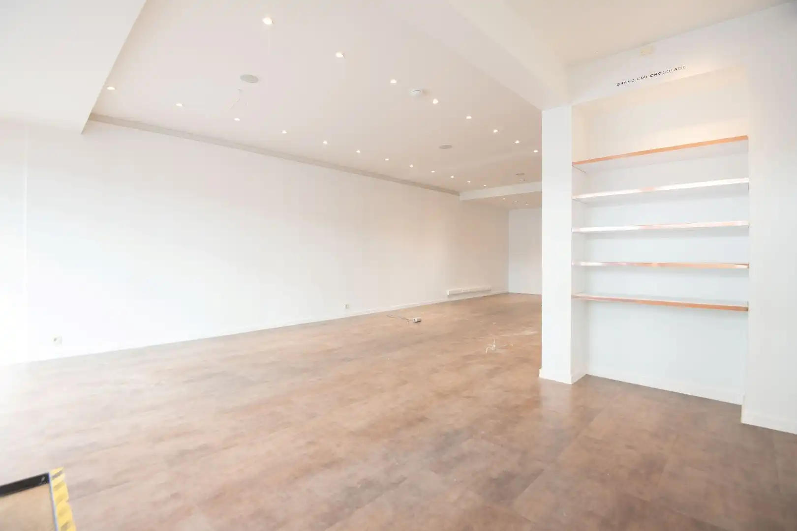 Handelspand met topligging op de Kustlaan foto 4