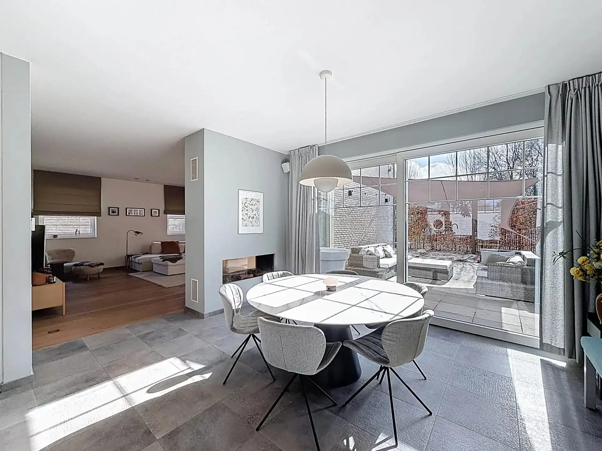 Prachtige luxueus ingerichte woning met 4 slaapkamers en 2 badkamers op een mooi perceel met bijgebouw. foto 14