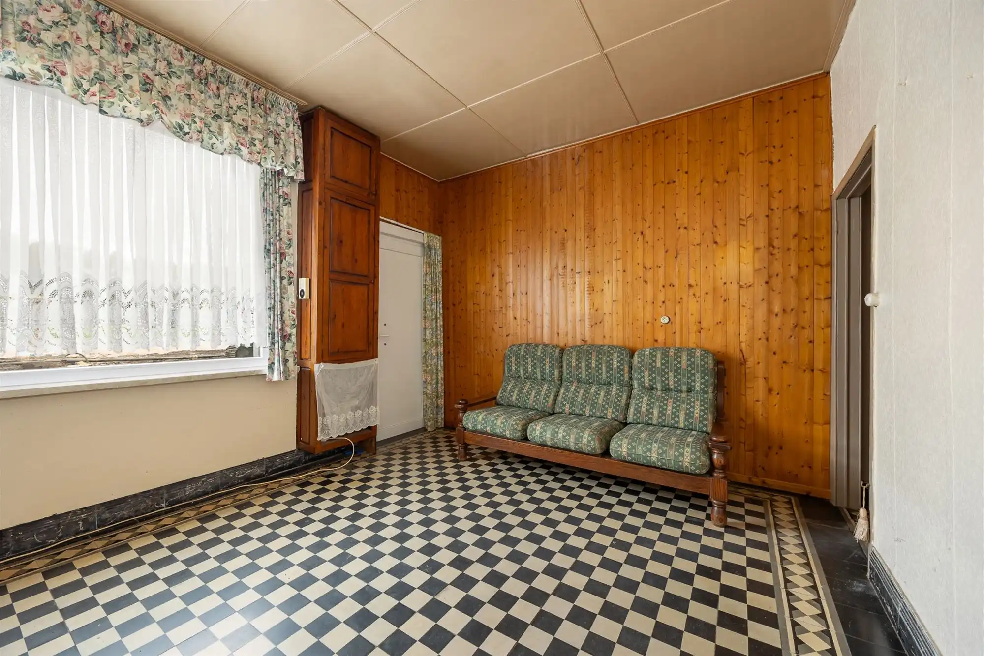 Te renoveren woning op mooi perceel van 256m² foto 3