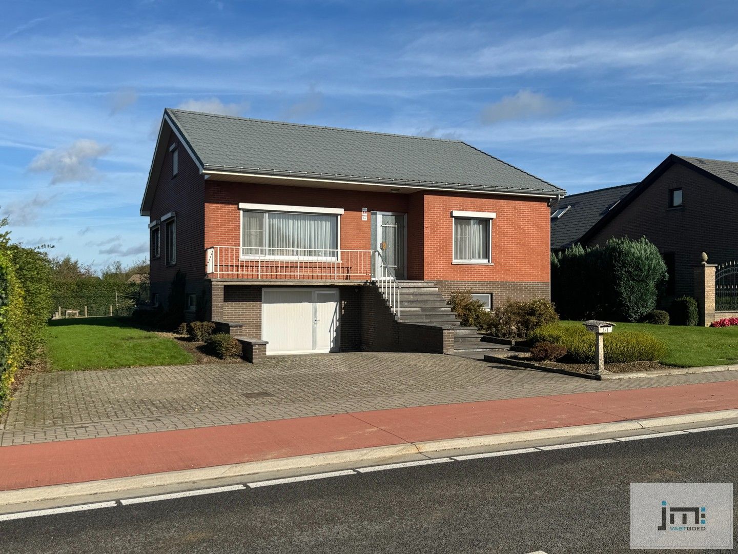 Hoofdfoto van de publicatie: Ruime woning met inpandige garage