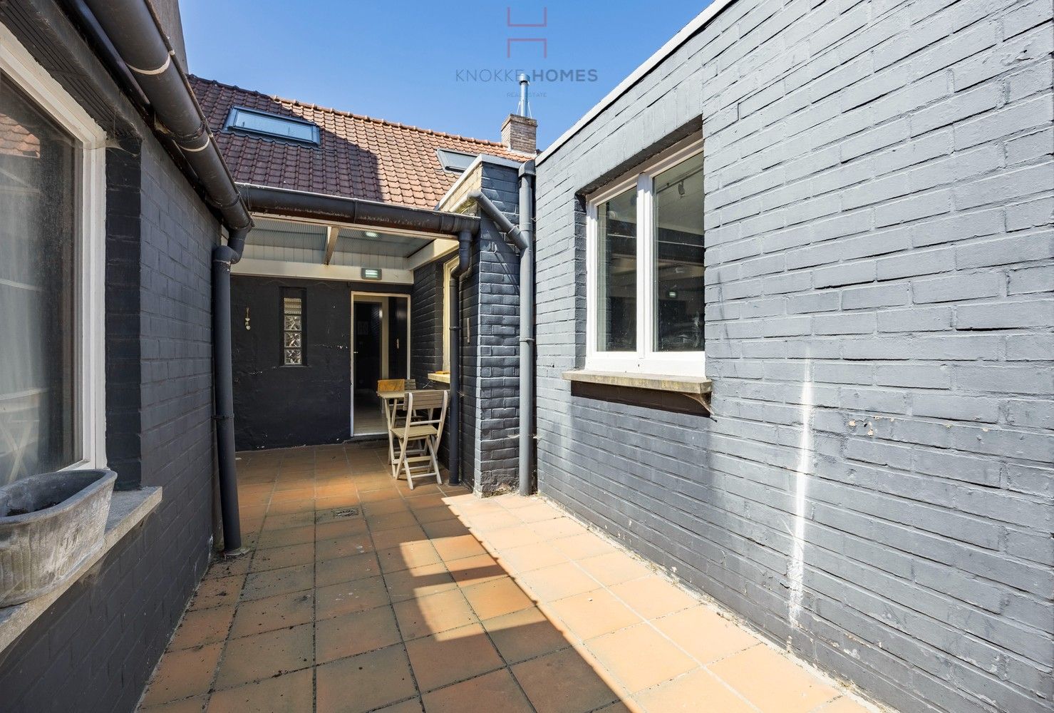 Charmante woning op wandelafstand van het strand in Heist foto 12