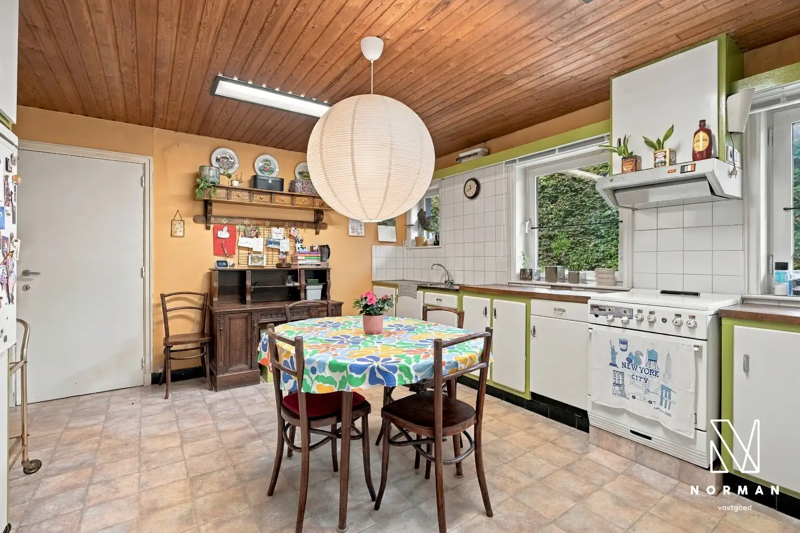 Gelijkvloerse woning op groene topligging aan het Heulebeekdomein in Kuurne met 4 slaapkamers, garage en ruime tuin te koop op perceel van +/- 1500 m²! foto 8