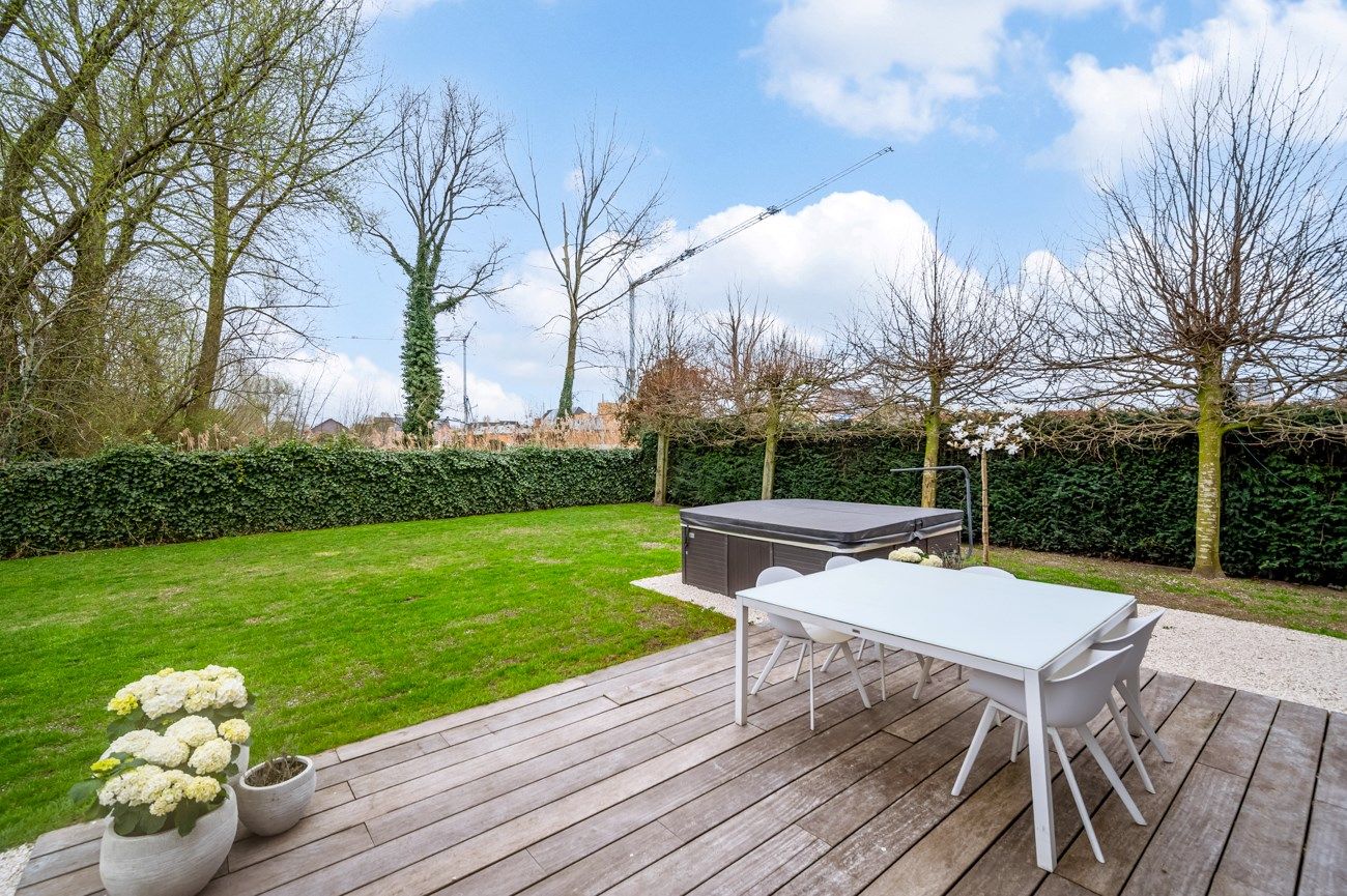Exclusieve, ruime, instapklare villa in een doodlopende straat foto 23