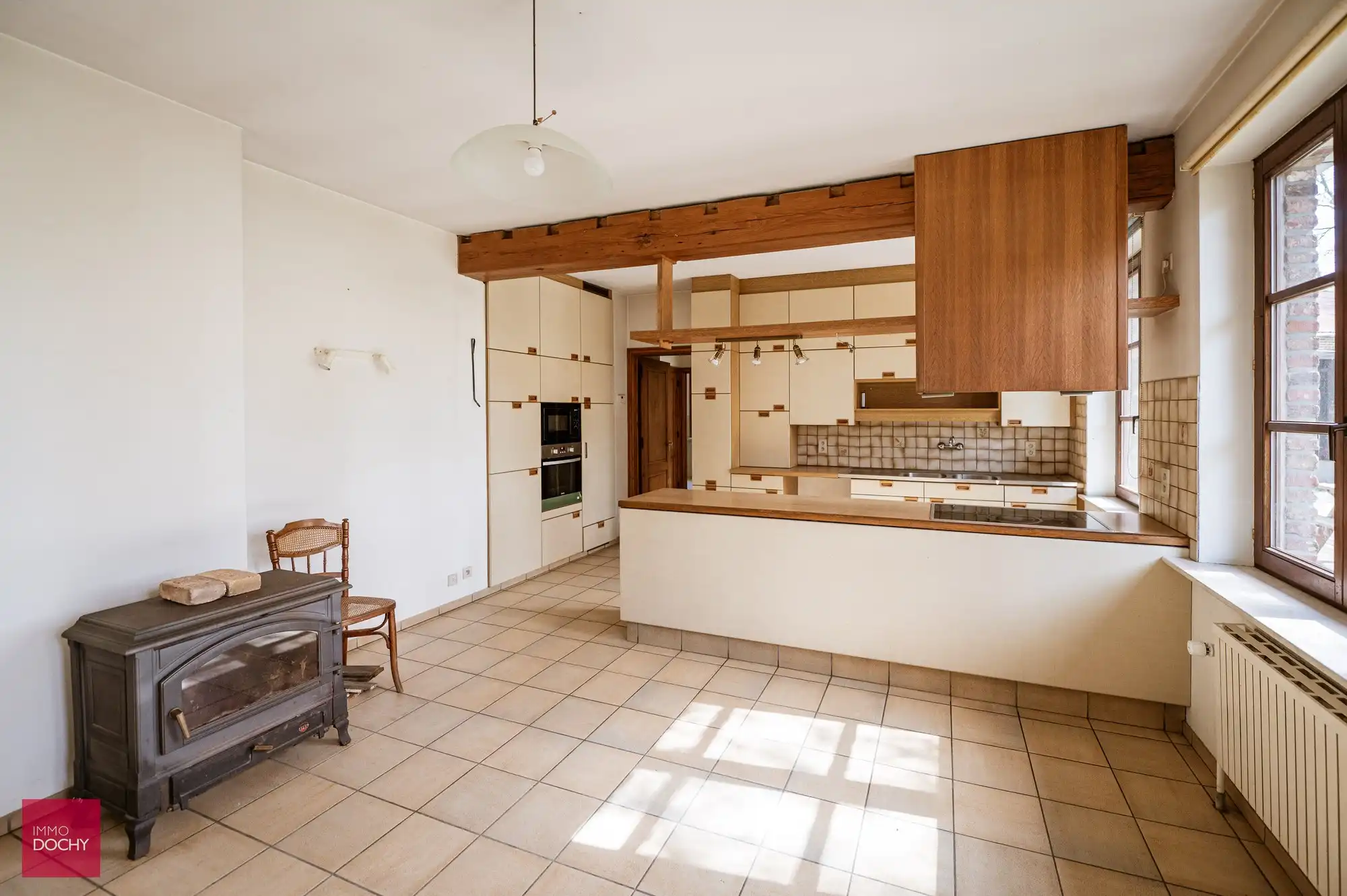 Historische omwalde hoeve met verschillende bijgebouwen foto 18