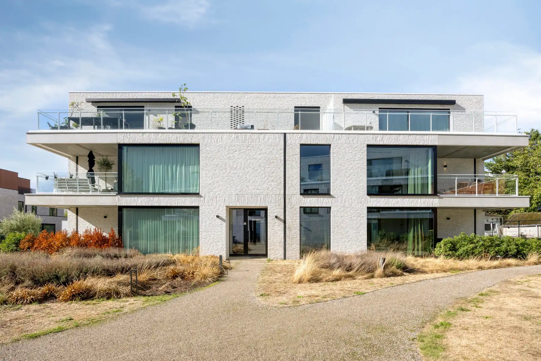 Lichtrijk BEN-appartement met 2 slaapkamers en zonnig terras foto 2