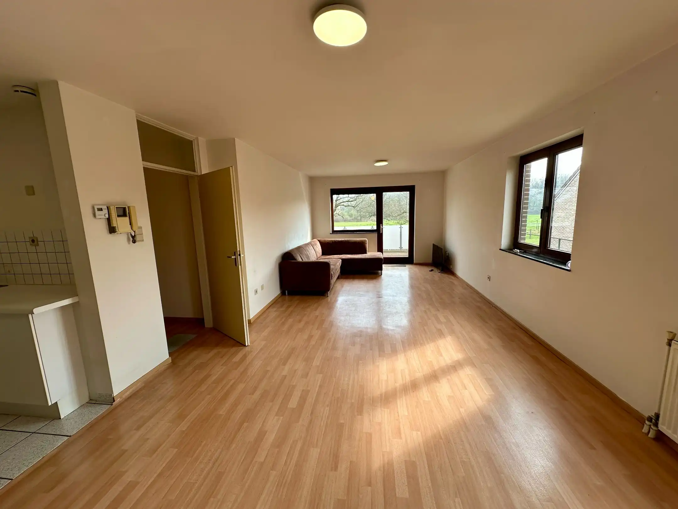 Gelijkvloers appartement met 2 slaapkamers, terras en privé garagebox foto 5