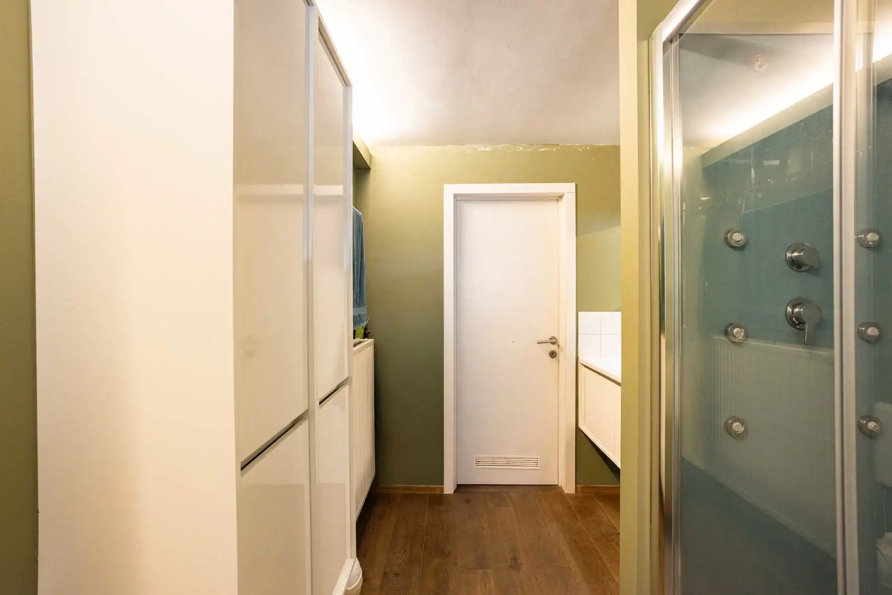 Instapklare woning met 3 slaapkamers en zwembad! foto 21