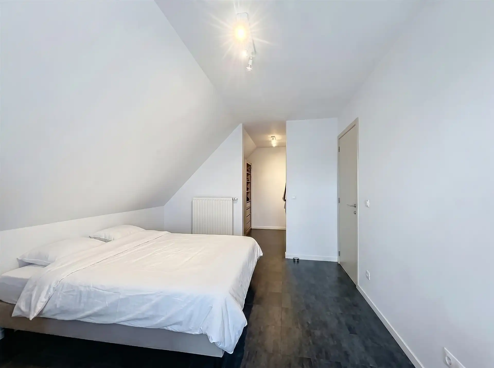 3 slaapkamer appartement met ruim terras en 2 autostaanplaatsen foto 9