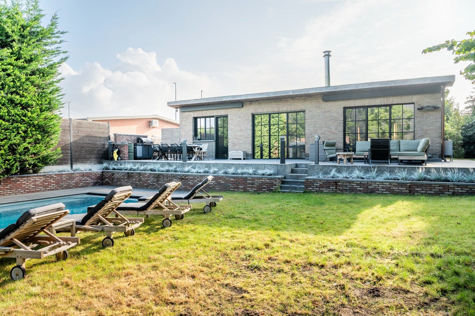 Gelijkvloerse villa met zwembad te koop in Zwijndrecht! foto 20