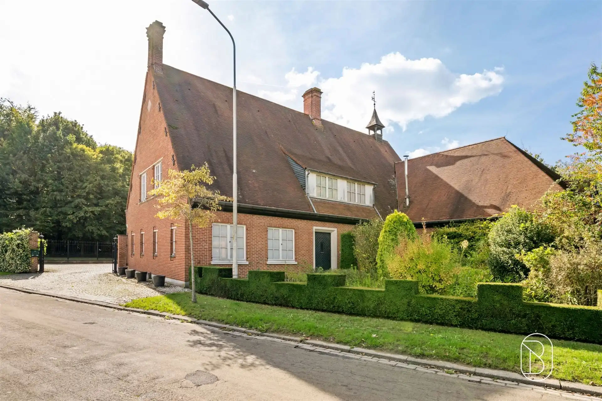Landhuis-villa in Deerlijk omgeven door groen met 4 kamers foto 7