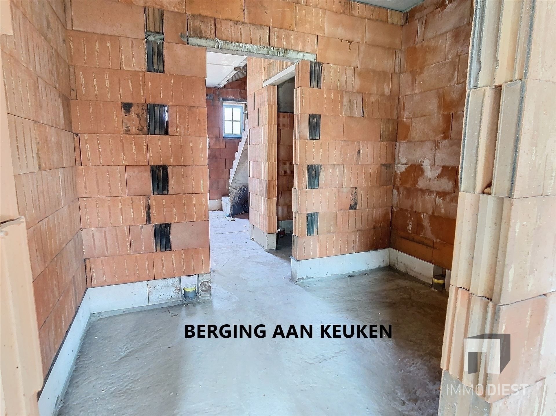 Nieuwbouwwoning met ruime leefruimtes en knappe zolder.  foto 12