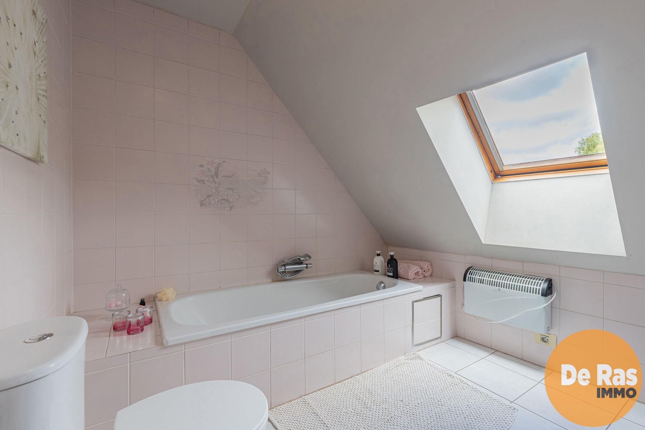 NIEUWERKERKEN–Gezellige woning met terras, centrale ligging! foto 15