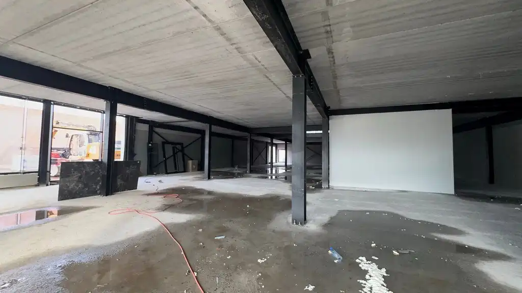 Nieuwbouw showroom met magazijn te huur langs N43 in Sint-Denijs-Westrem foto 4