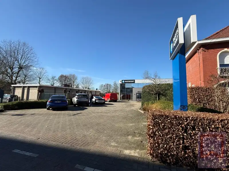 Instapklaar bedrijfsgebouw van 758 m² foto 2