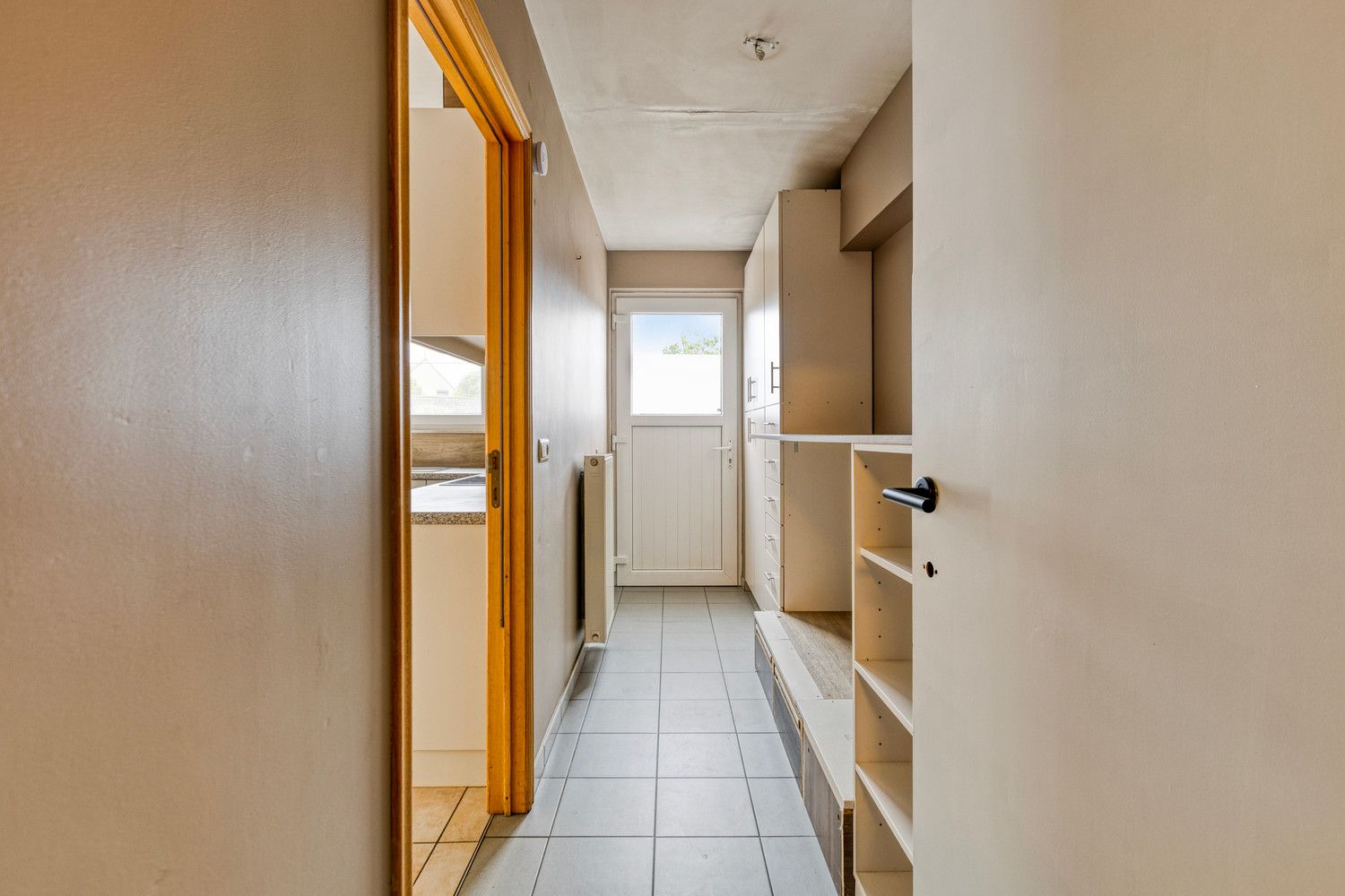 INSTAPKLARE WONING MET VERGUND MAGAZIJN OP 4A 61CA! foto 9