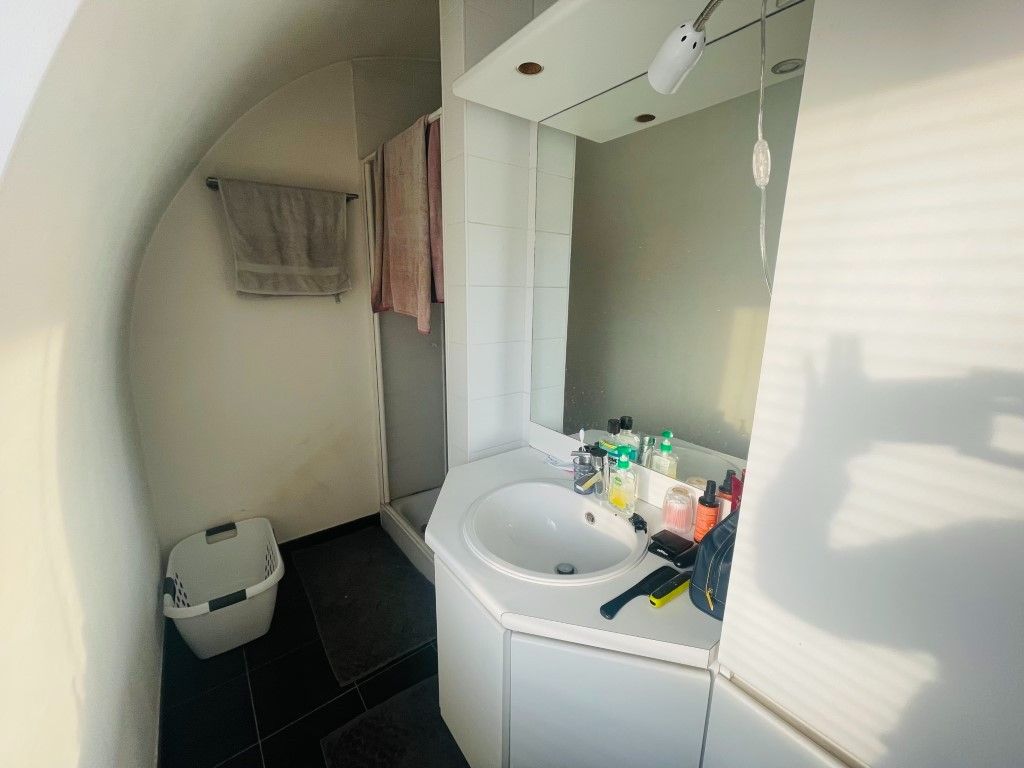 Kristus -Koning  Gezellig LICHTRIJK ENERGIEZUINIG appartement met 1 slaapkamer+ autostaanplaats in open lucht, LIFT in het gebouw. foto 10