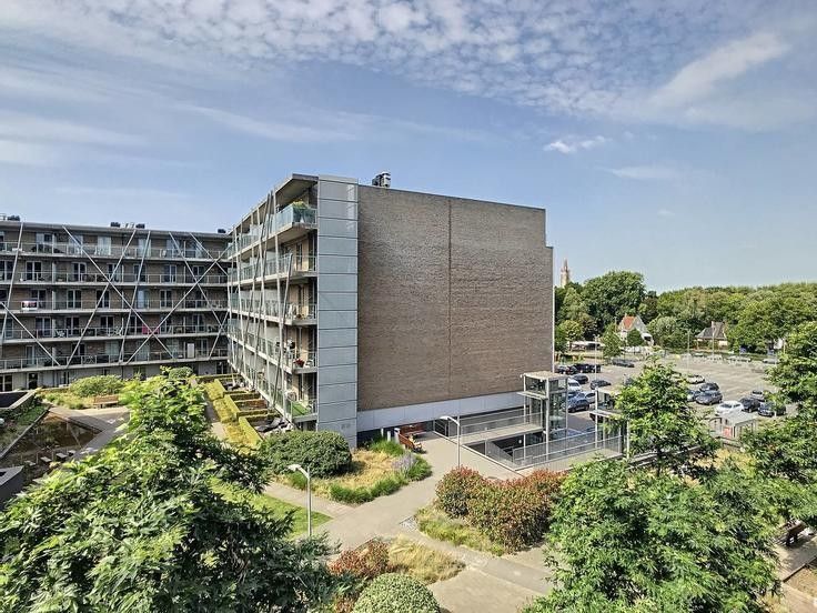 Gemeubeld appartement op toplocatie met autostaanplaats foto 14