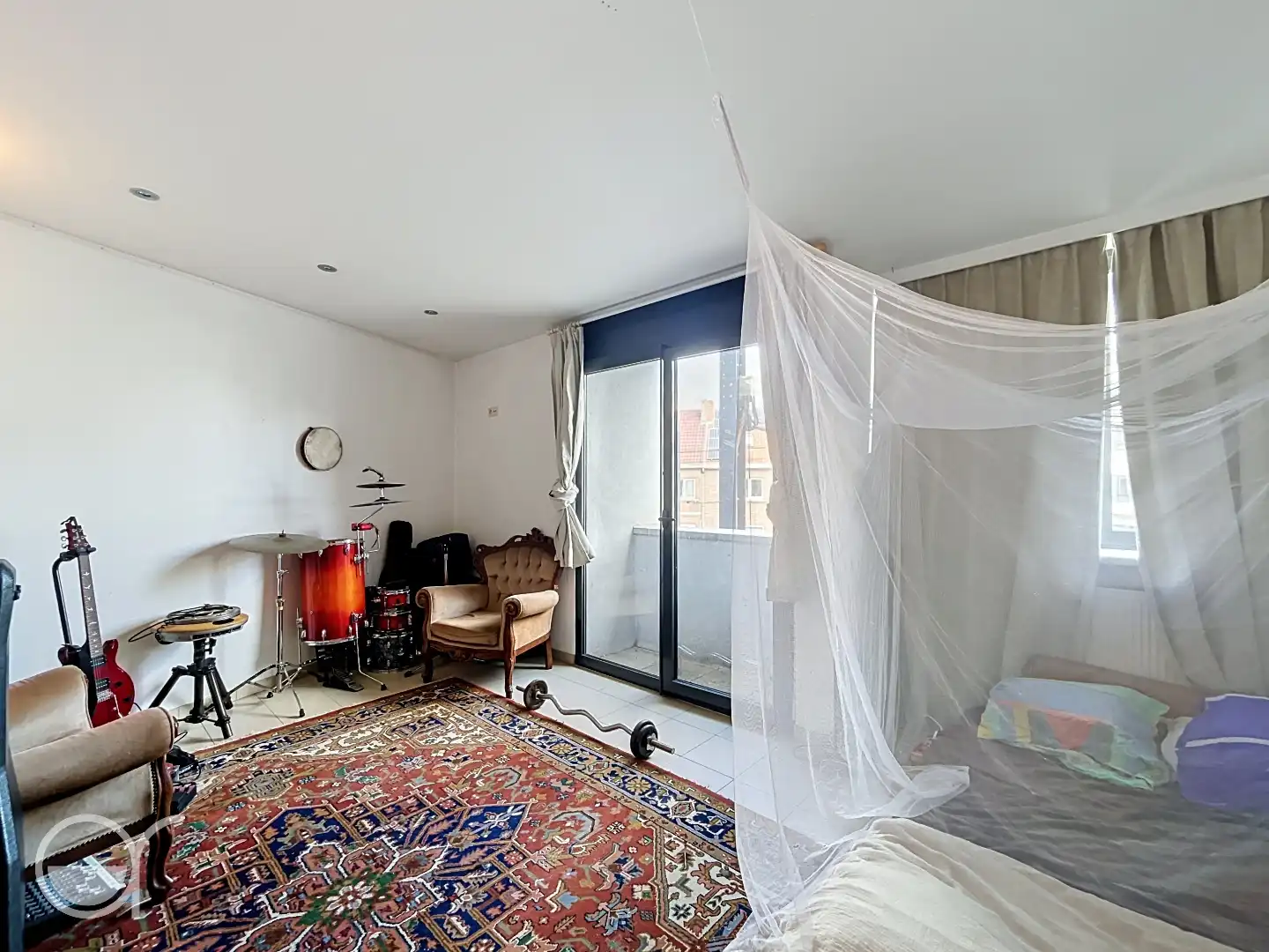 Lichtrijk tweeslaapkamerappartement nabij Gent Sint-Pieters foto 6
