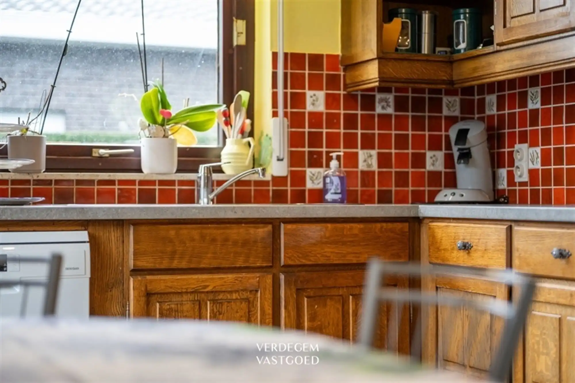 Tijdloze villa met 5+ slaapkamers en tuin, volledig onderkelderd foto 11