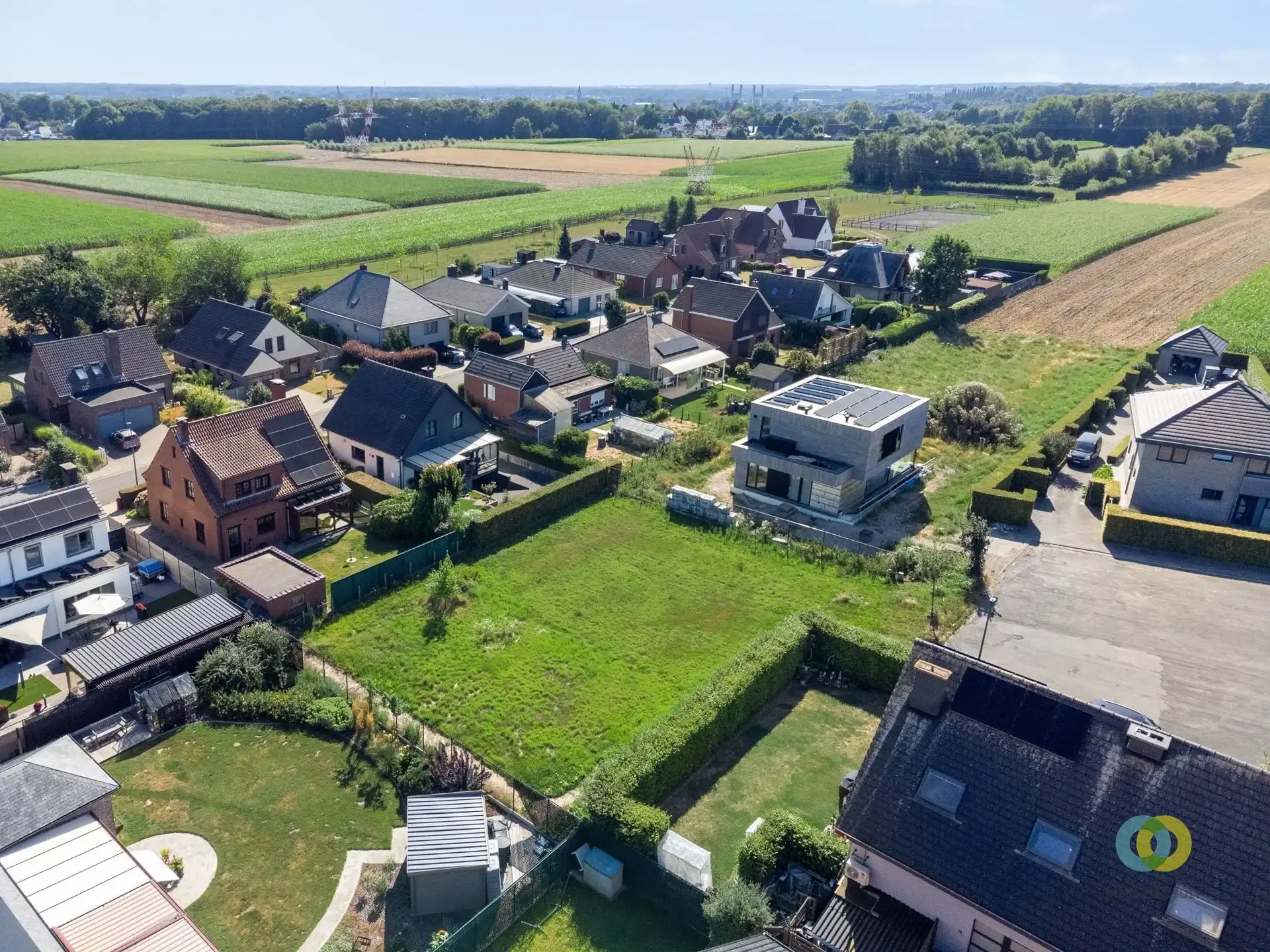 Goed gelegen villa bouwgrond foto 7