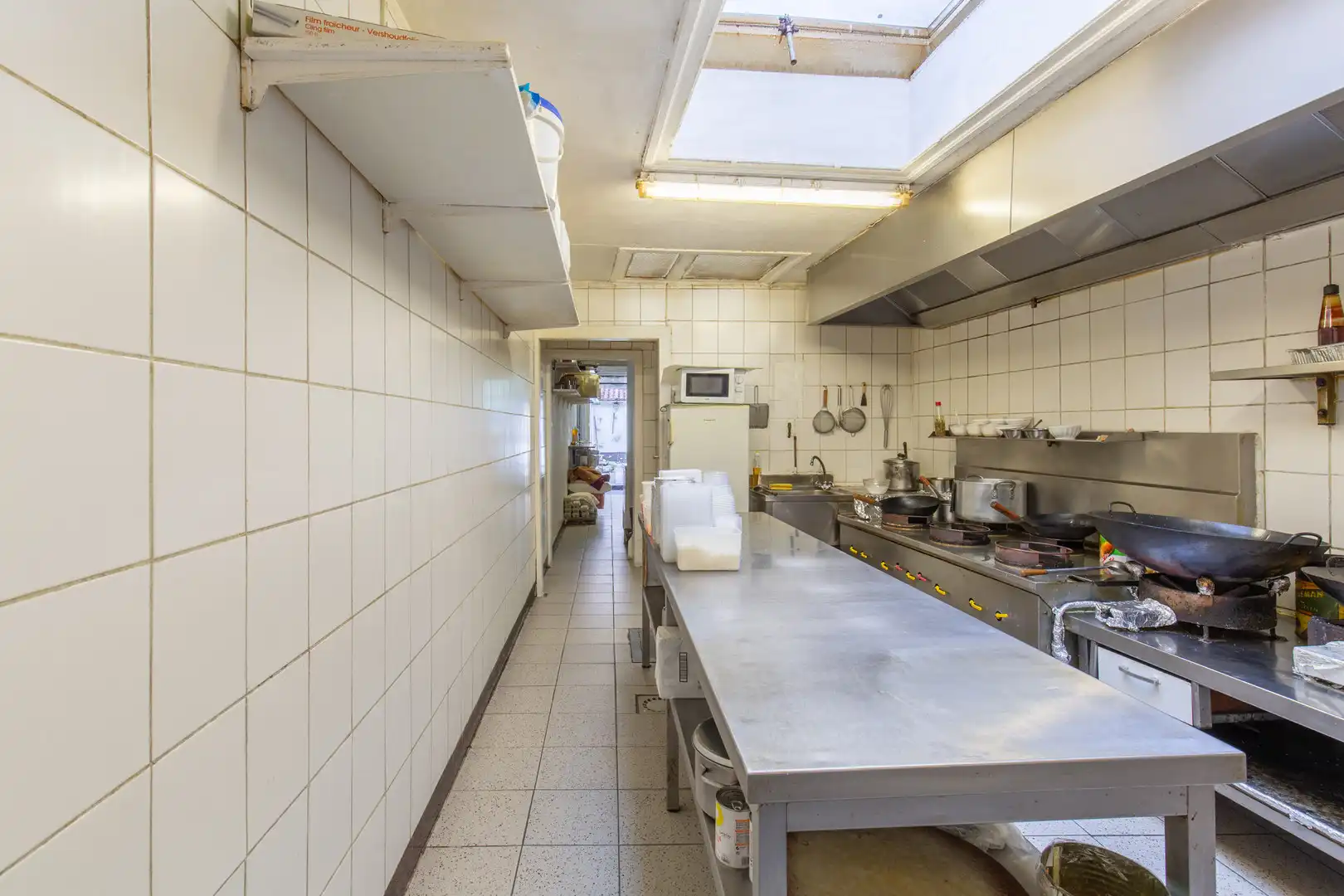 Handelspand in winkelstraat foto 4