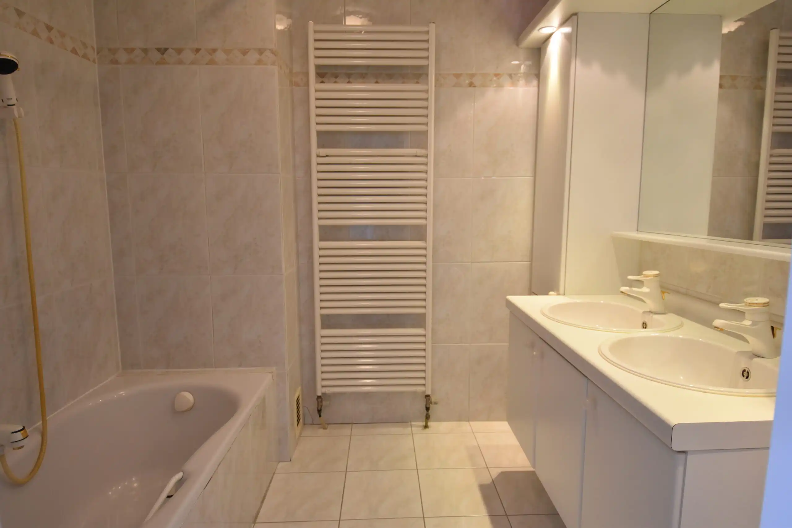 Ruim, lichtrijk en instapklaar appartement met 3 slaapkamers, terras én uitgebreide parkeermogelijkheden foto 16