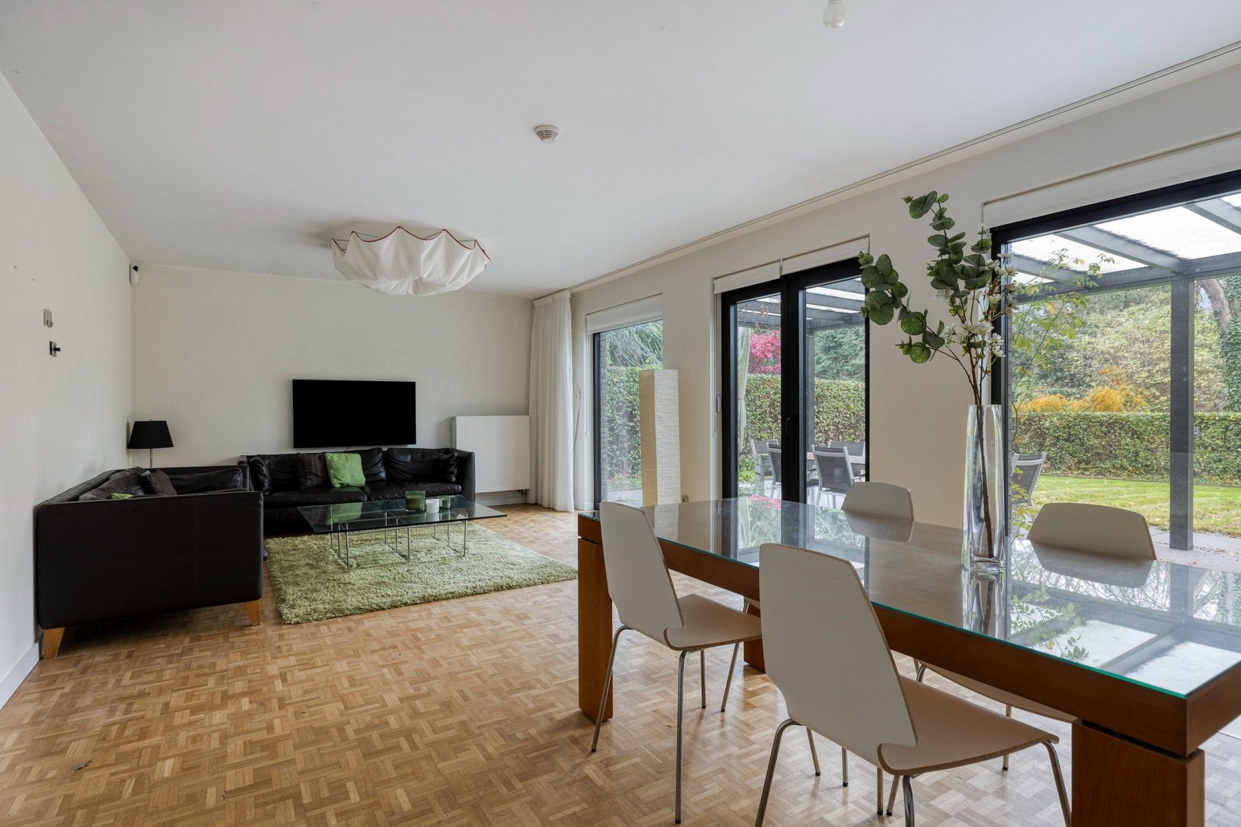 Exlusieve villa met veel privacy en groen foto 5