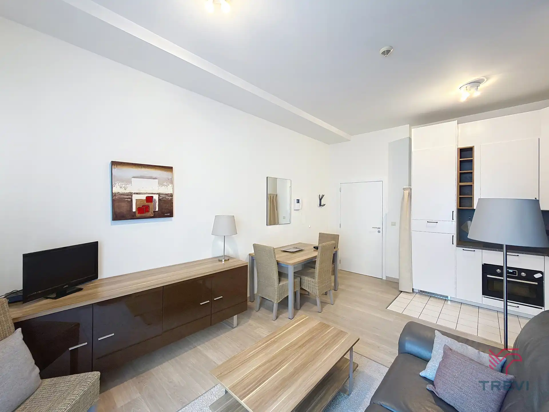 GEMEUBILEERDE STUDIO MET SLAAPHOEK NABIJ TOUR & TAXIS ! foto 4