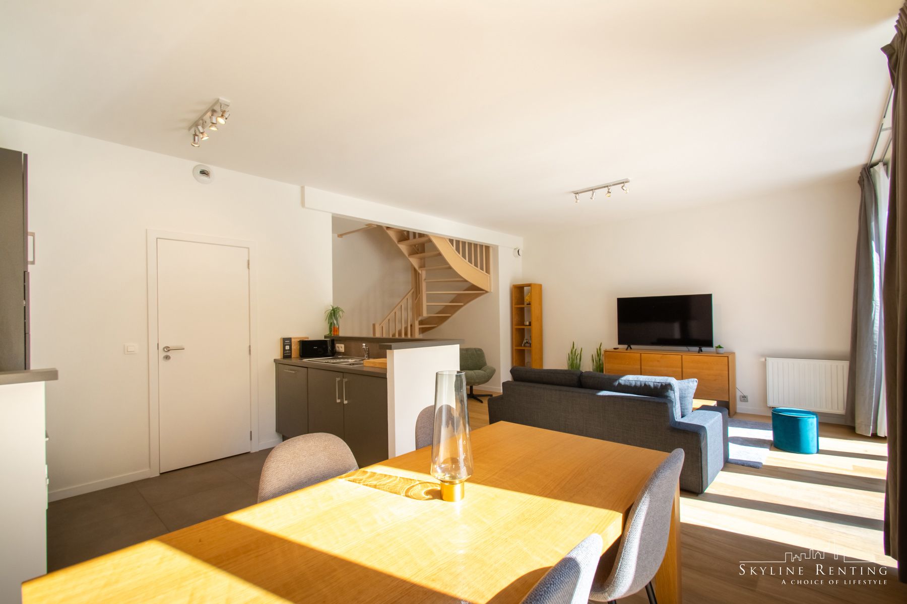  Mooie duplex 4k. + terras en TUIN (Europese wijk) foto 5