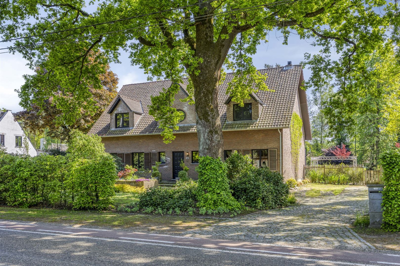 TE KOOP: Riante villa met zorgwoning te Bolderberg! foto 2