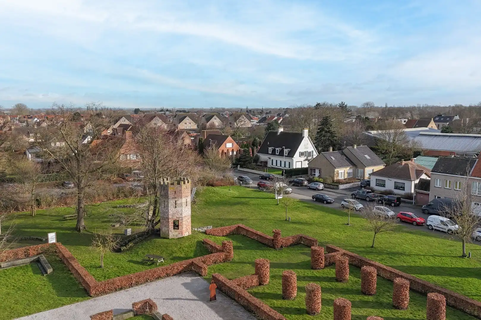  Statige villa uit de jaren ‘65 met zuidgerichte tuin in hartje Oudenburg. foto 2