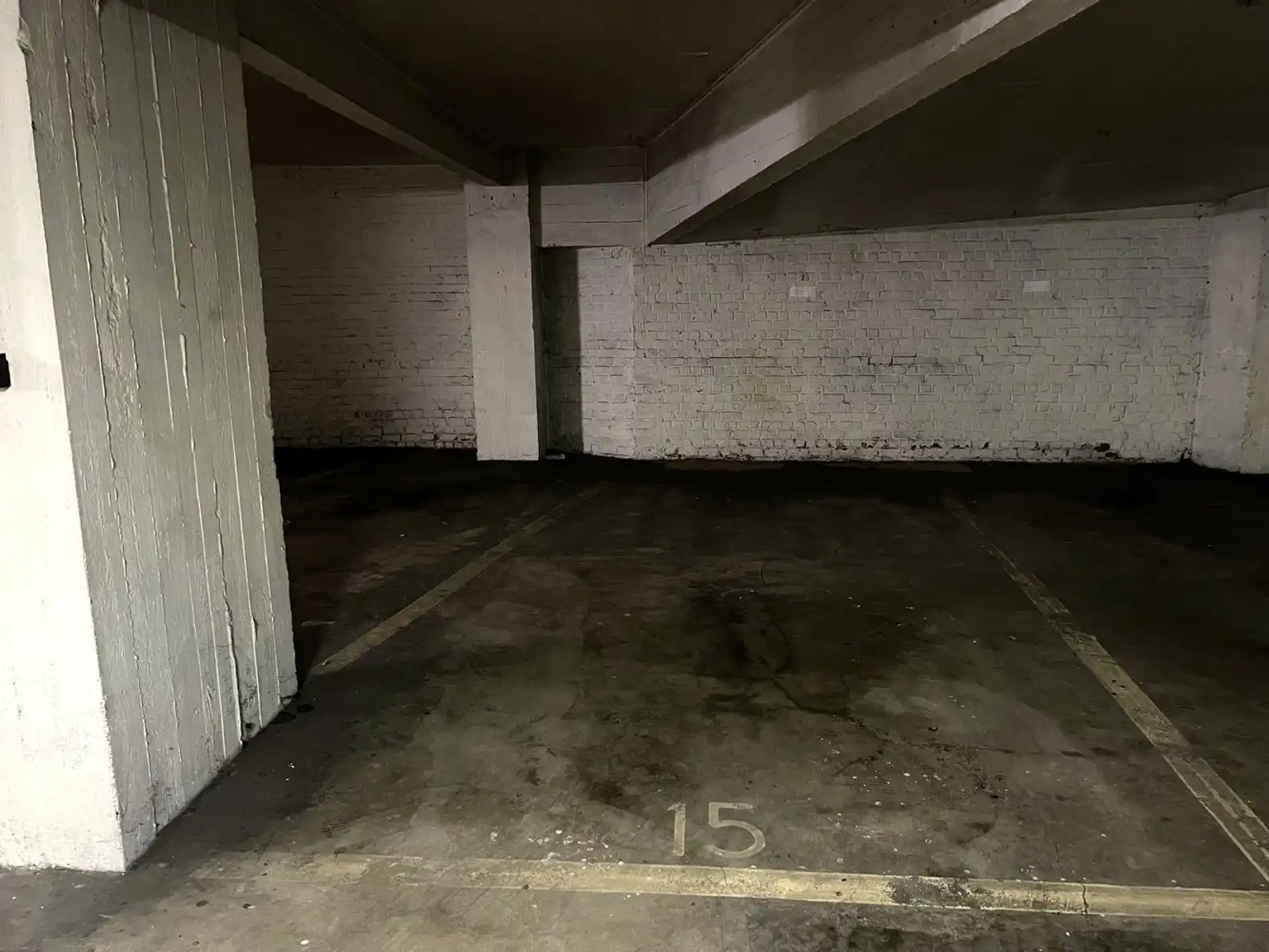 1 of 2 ruime ondergrondse staanplaatsen op toplocatie foto 4