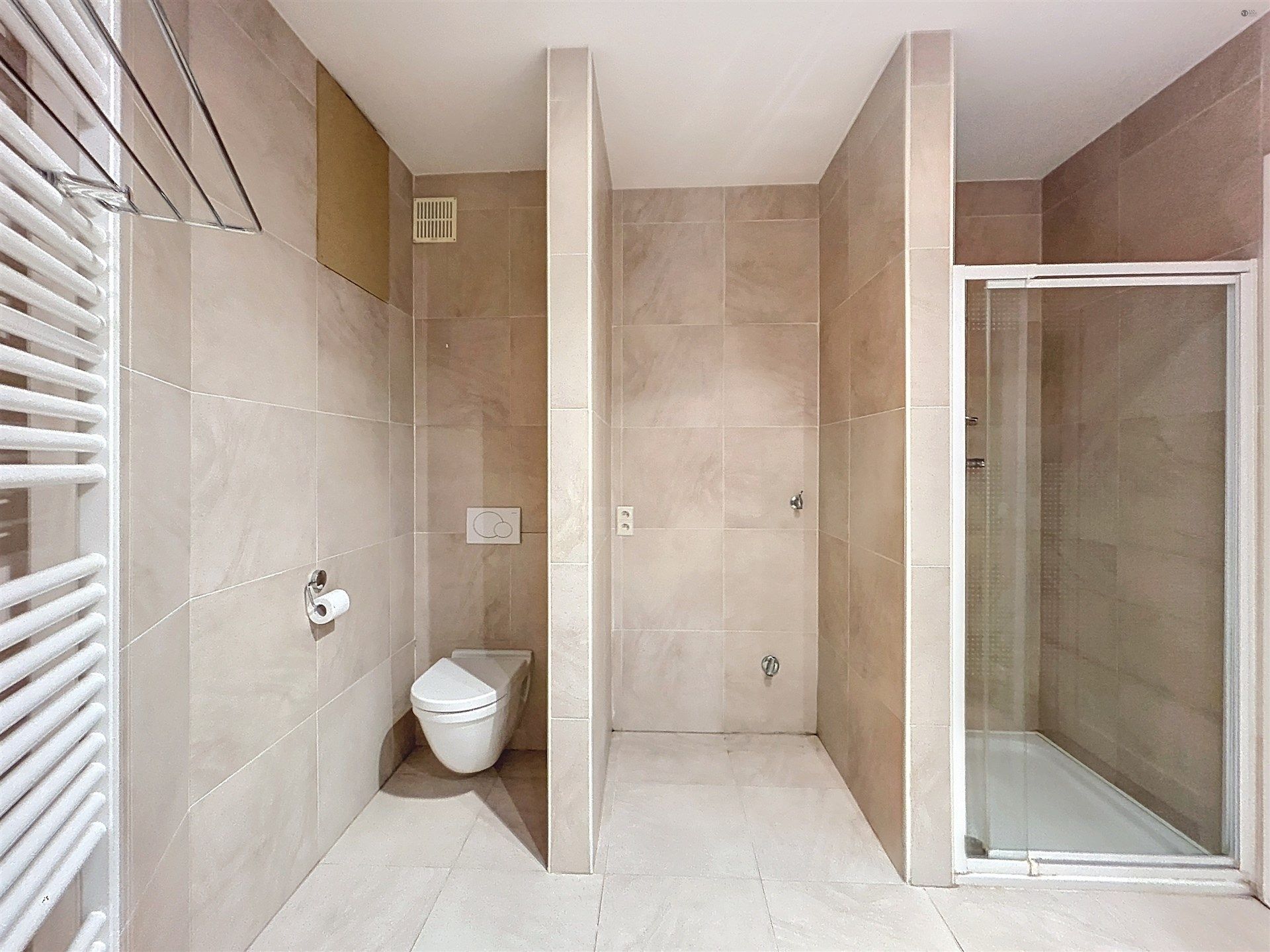 Instapklaar 1slpk appartement met terras en privatieve berging op toplocatie foto 10