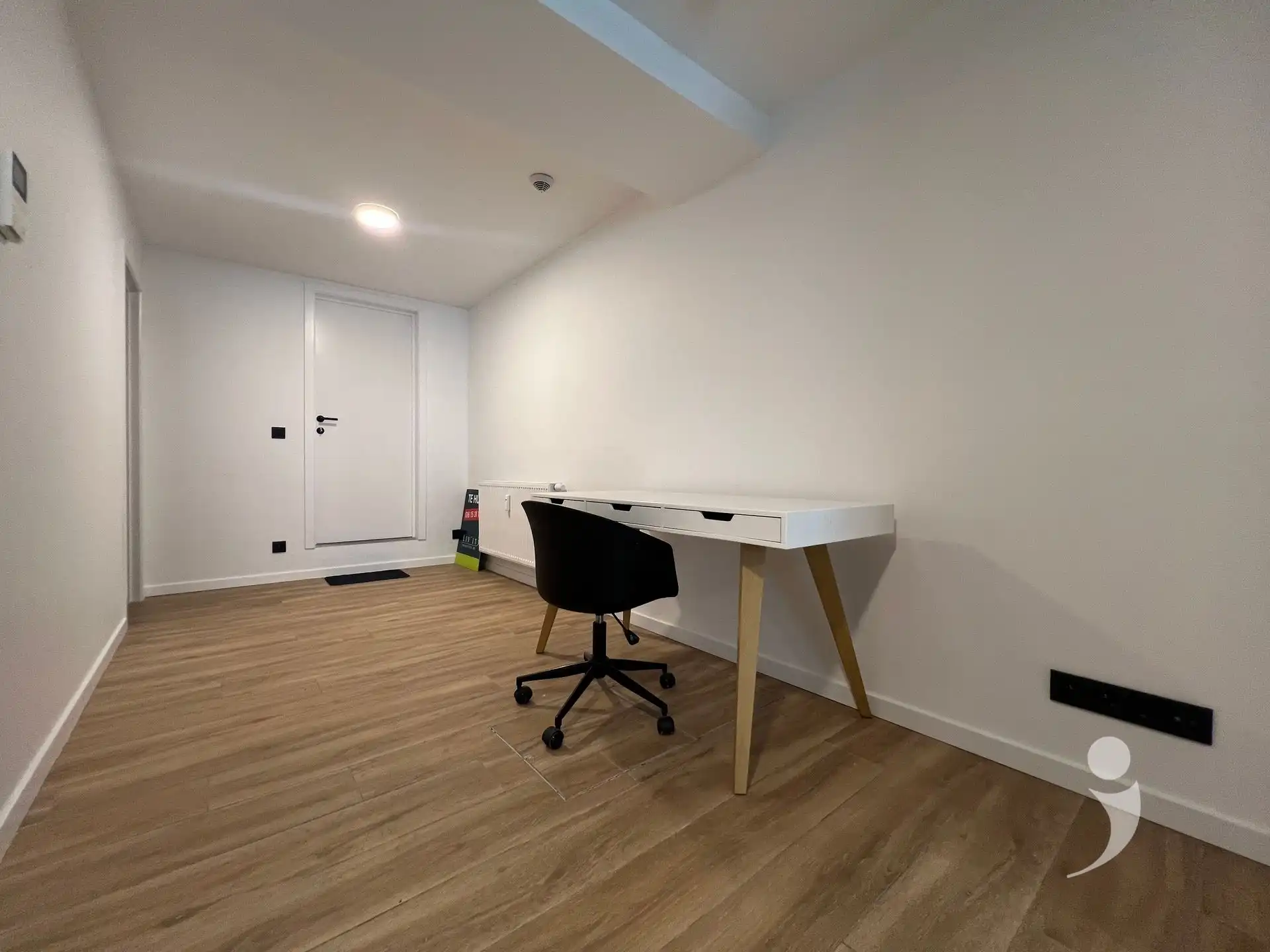 Ruime studio met privéterras foto 2