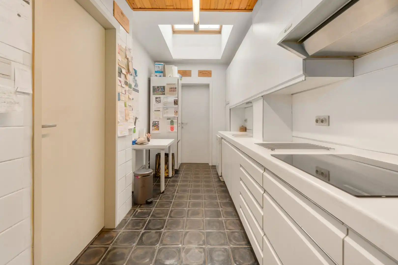 Karaktervolle halfopen woning op een strategische ligging te Assebroek. foto 8