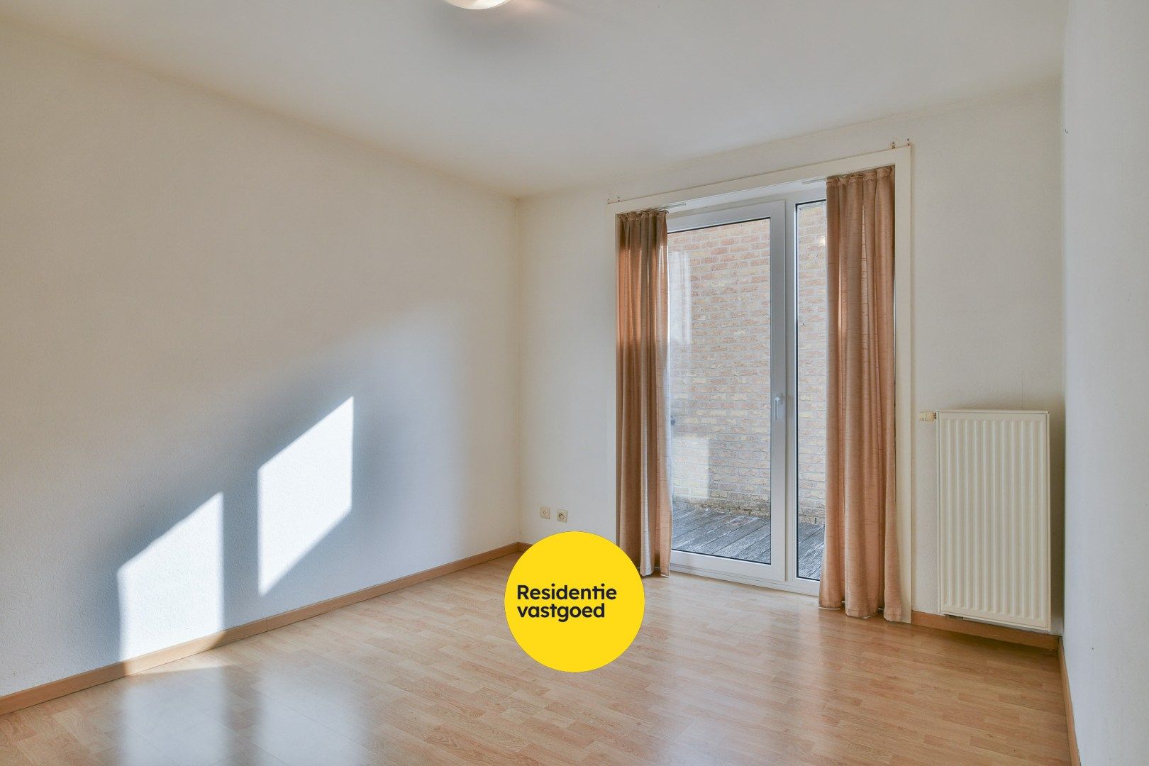 Gelijkvloersappartement met ondergrondse parkeerplaats te koop te Eernegem foto 4