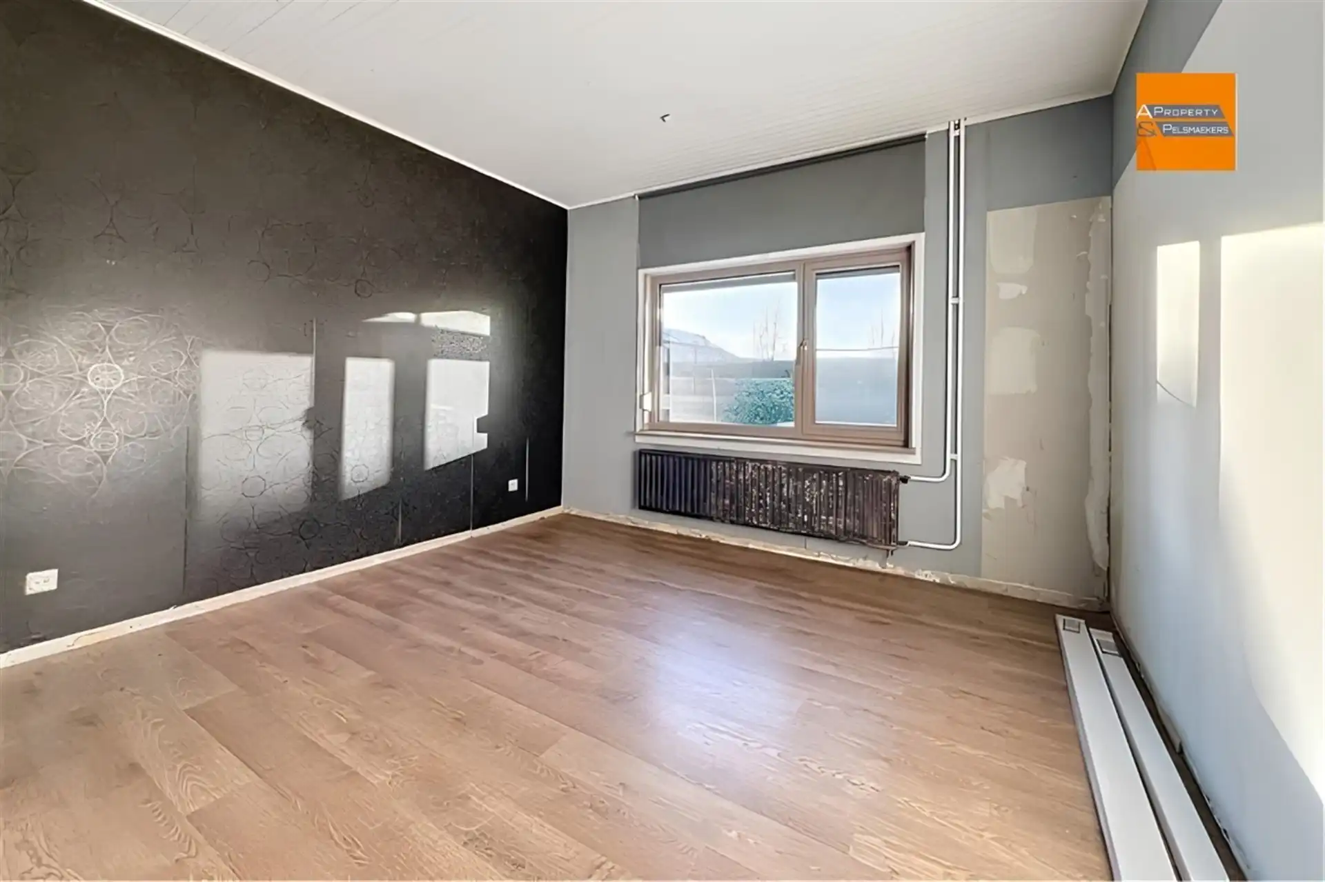 Ruime bungalow met grote tuin in rustige buurt foto 7