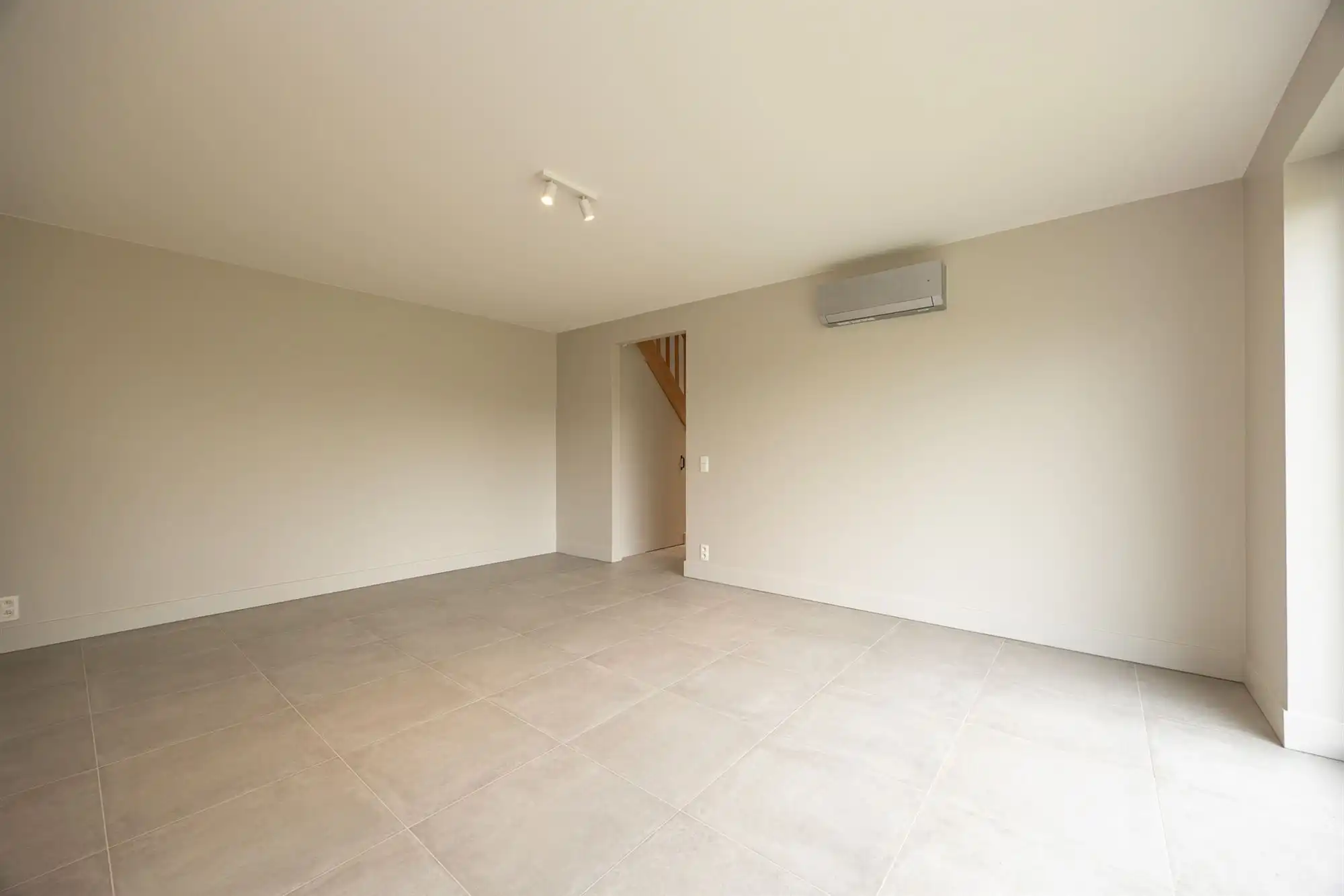 Energiezuinige open bebouwing met landelijk zicht foto 5