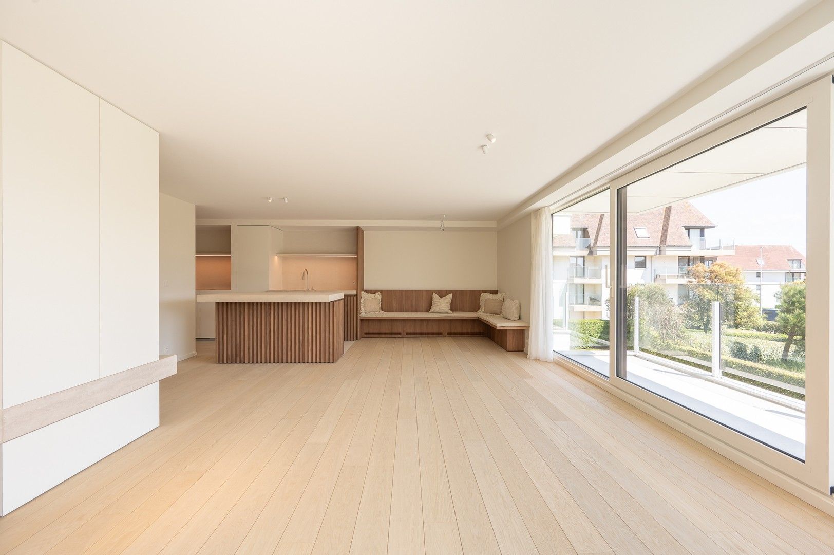 Gerenoveerd hoekappartement met mooie terrassen in een prestigieus gebouw op de Wandeldijk. foto 7