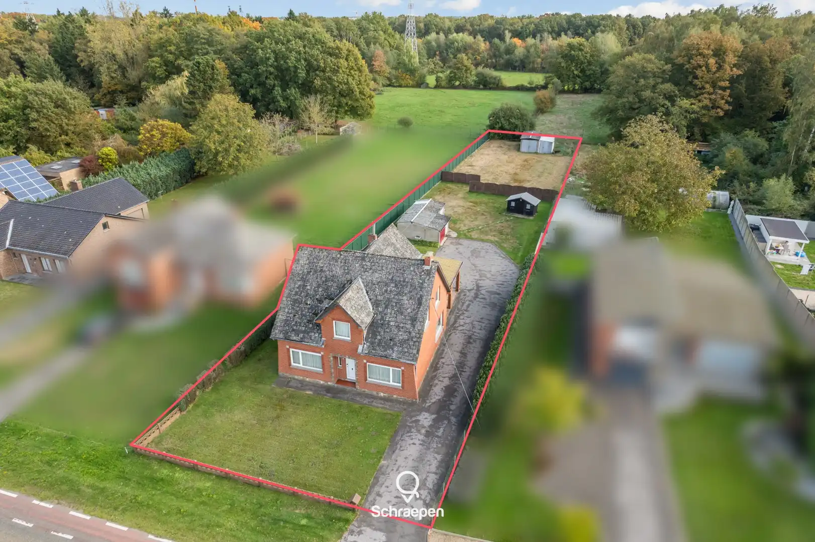 Hoofdfoto van de publicatie: Te renoveren gezinswoning met 4 slpks op een perceel van maar liefst 17 are te Zonhoven!