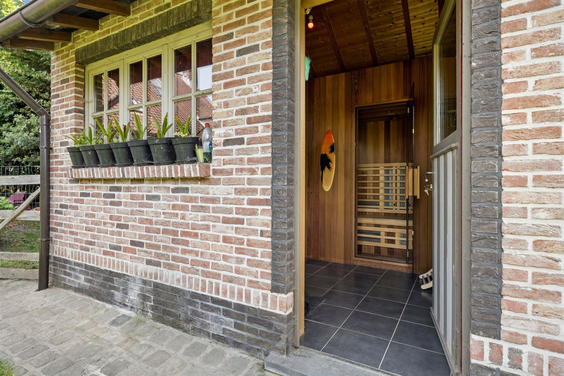 Ruim opgezette, landelijke woning met aangename tuin, 6 slaapkamers en een ingerichte woonstudio op de 2e verdieping foto 31