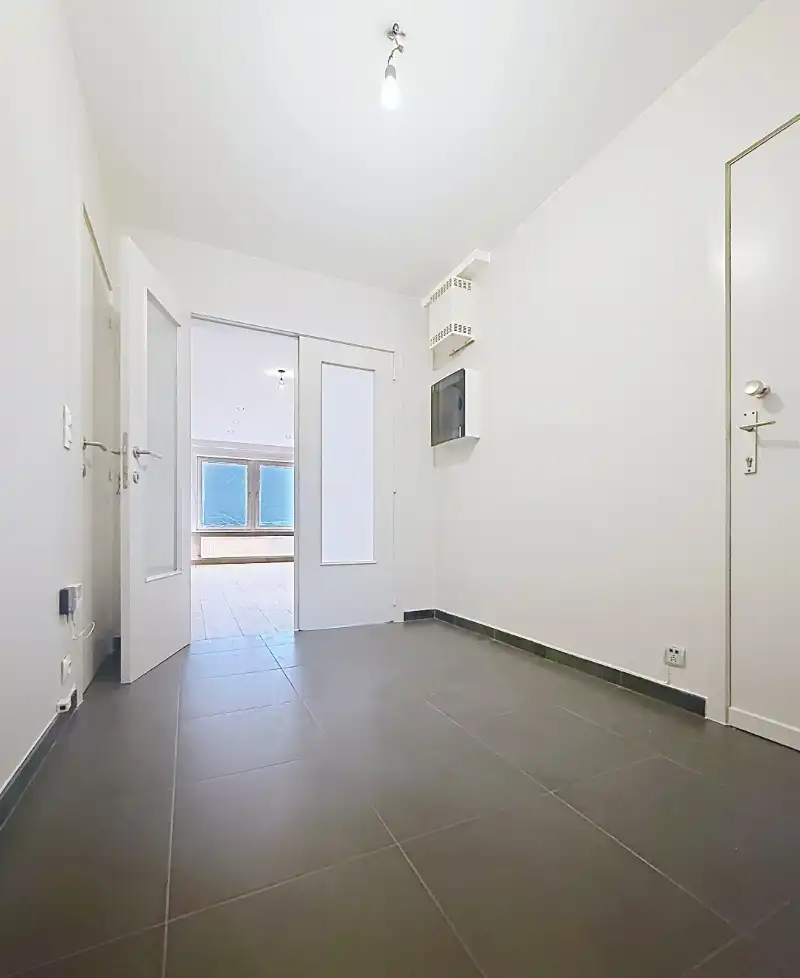 Gelijkvloers appartement met terras en dubbele garage foto 4